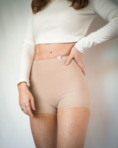 STAY SHY SHORT - NUDE